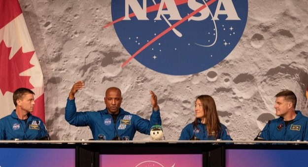 Cerita di Balik Artemis II, Bumi Seperti Kapal di Kegelapan?